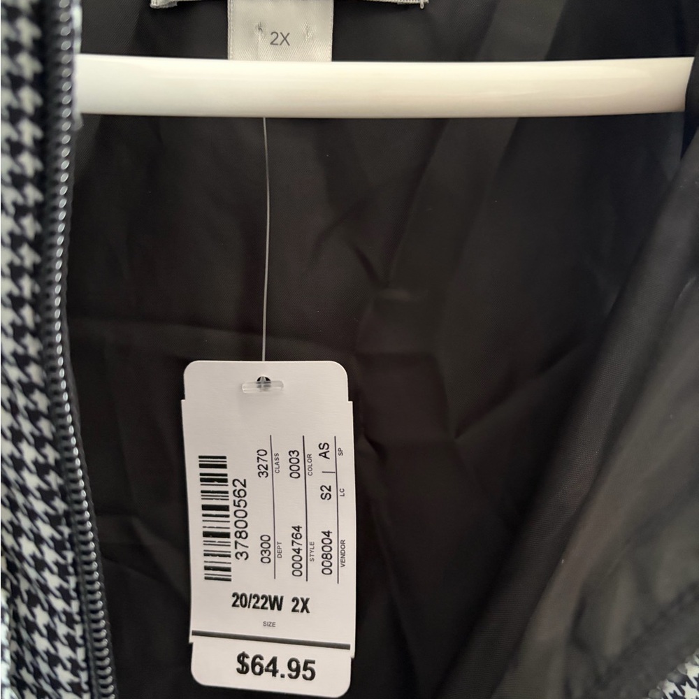 CJ Banks & White Houndstooth Quilted Vest - Picture 3 of 3